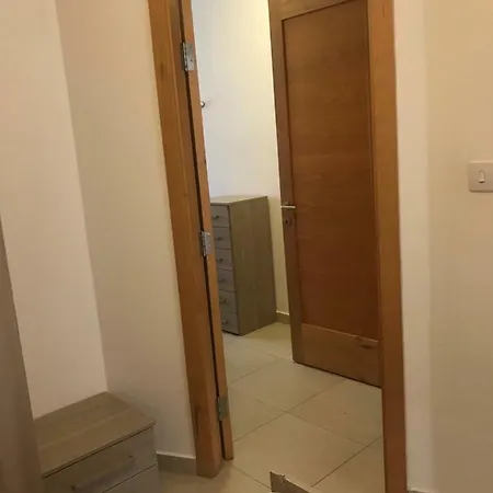 Triq Mercieqa 9 * Sliema